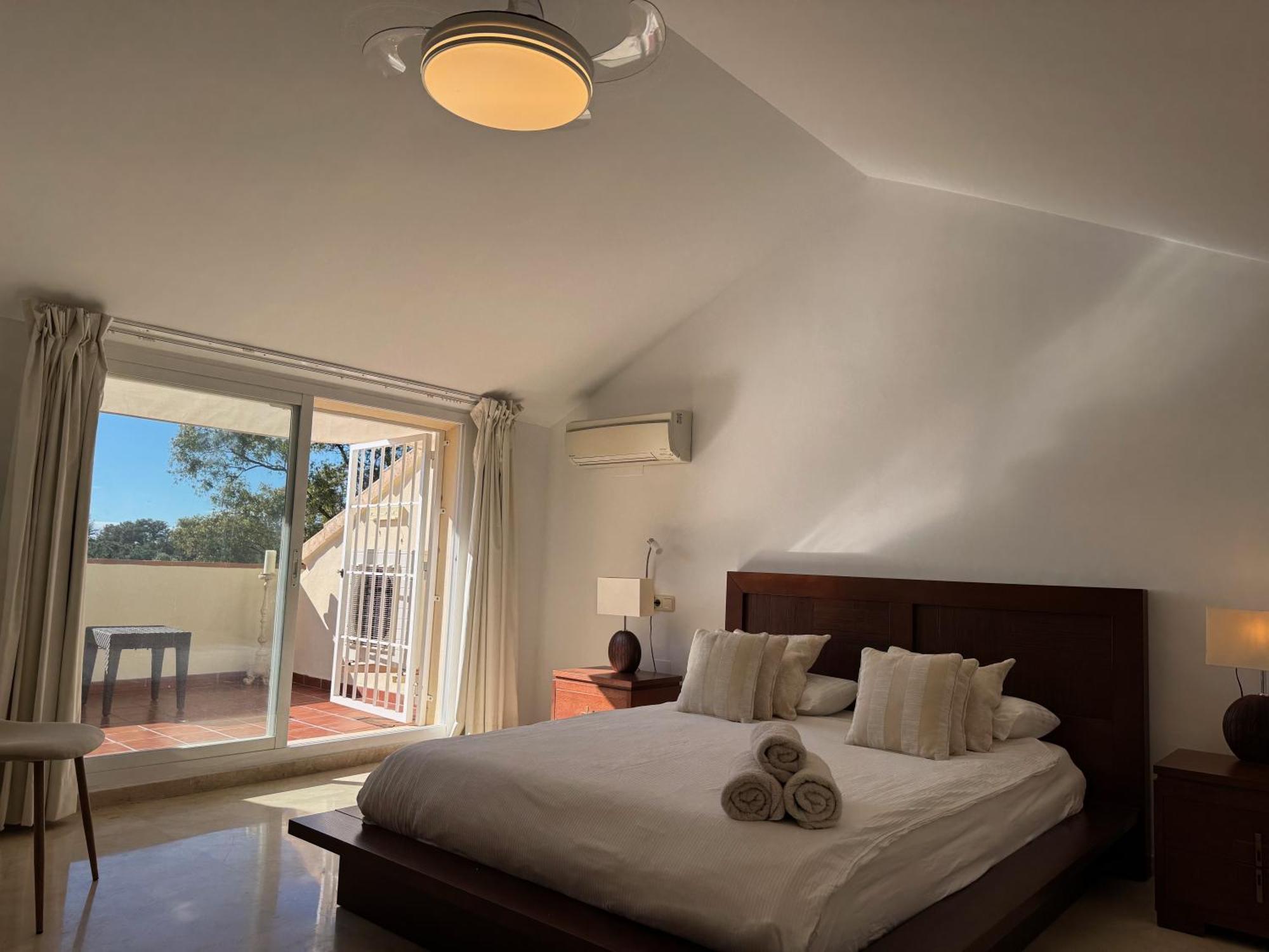 Appartamento Piso-lechuza Elviria 2 Bedroom Penthouse-maisonette In Elviria-marbella- Urb Jardines De Santa Maria Golf