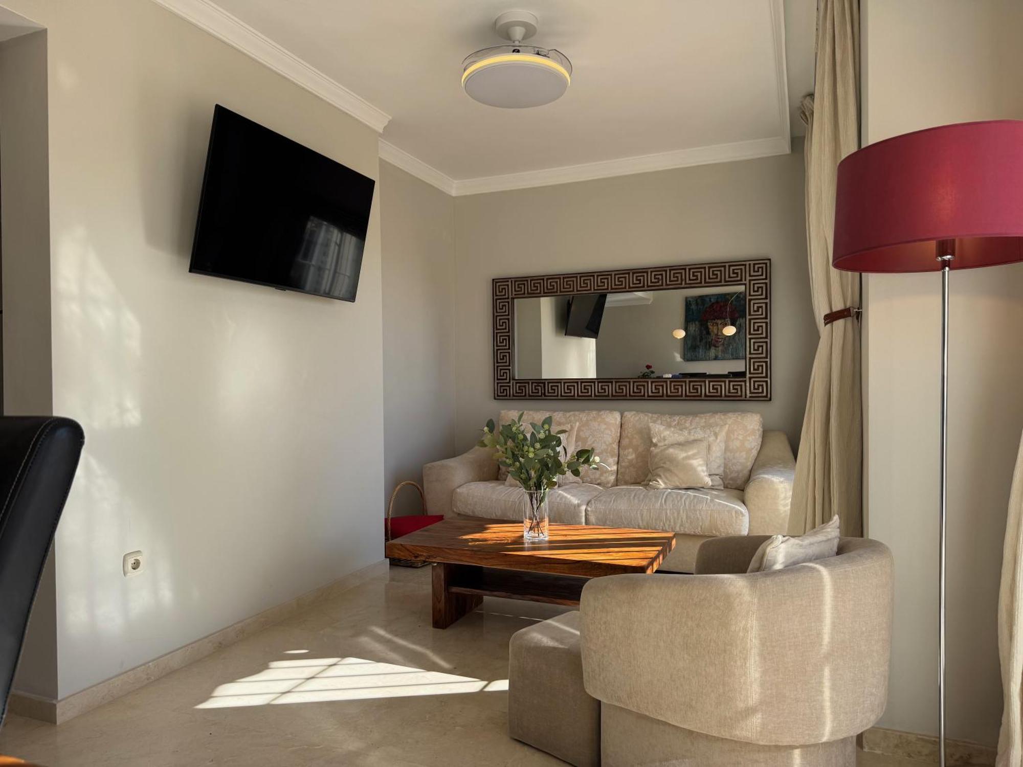 Piso-lechuza Elviria 2 Bedroom Penthouse-maisonette In Elviria-marbella- Urb Jardines De Santa Maria Golf *