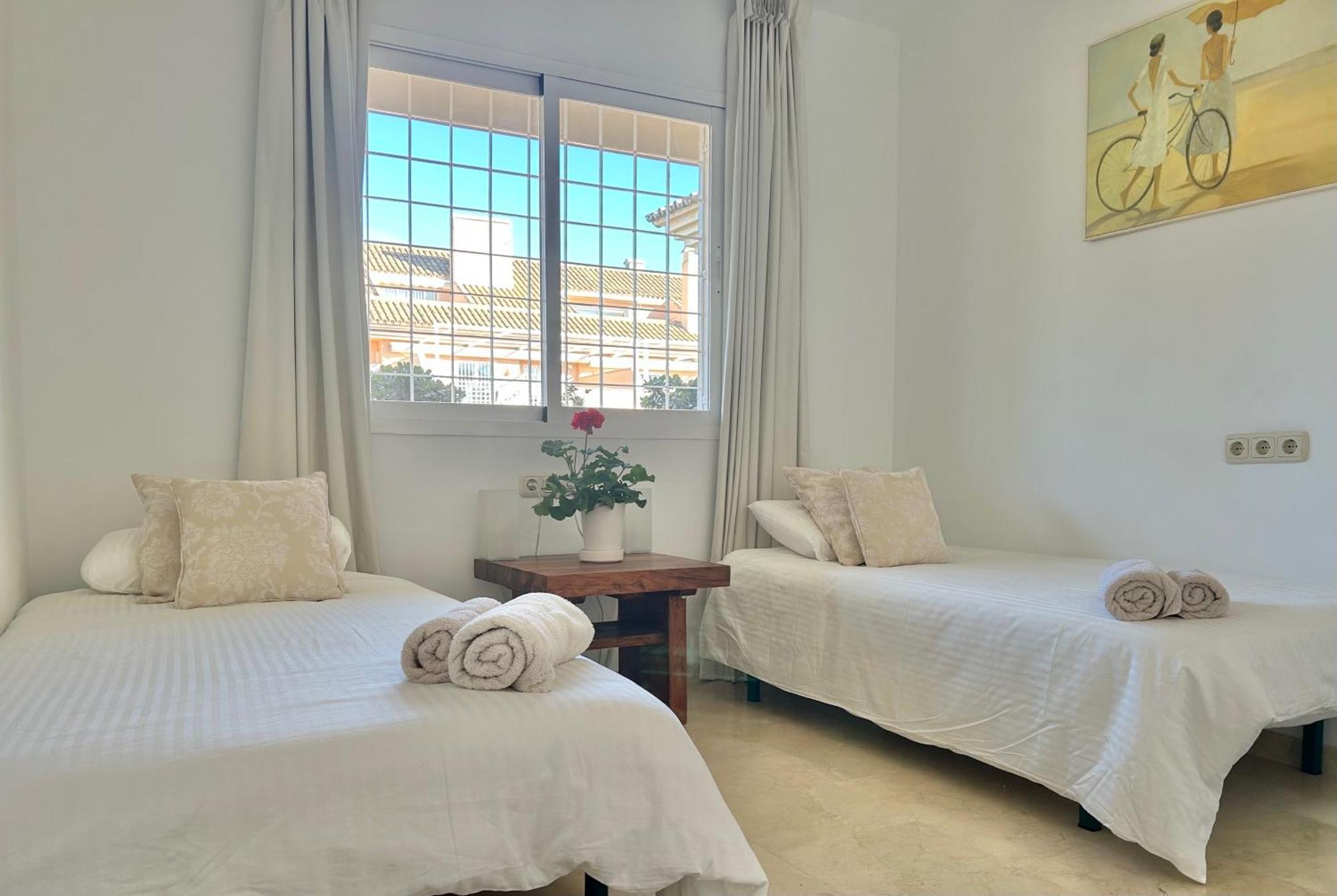 Apartment Piso-lechuza Elviria 2 Bedroom Penthouse-maisonette In Elviria-marbella- Urb Jardines De Santa Maria Golf *