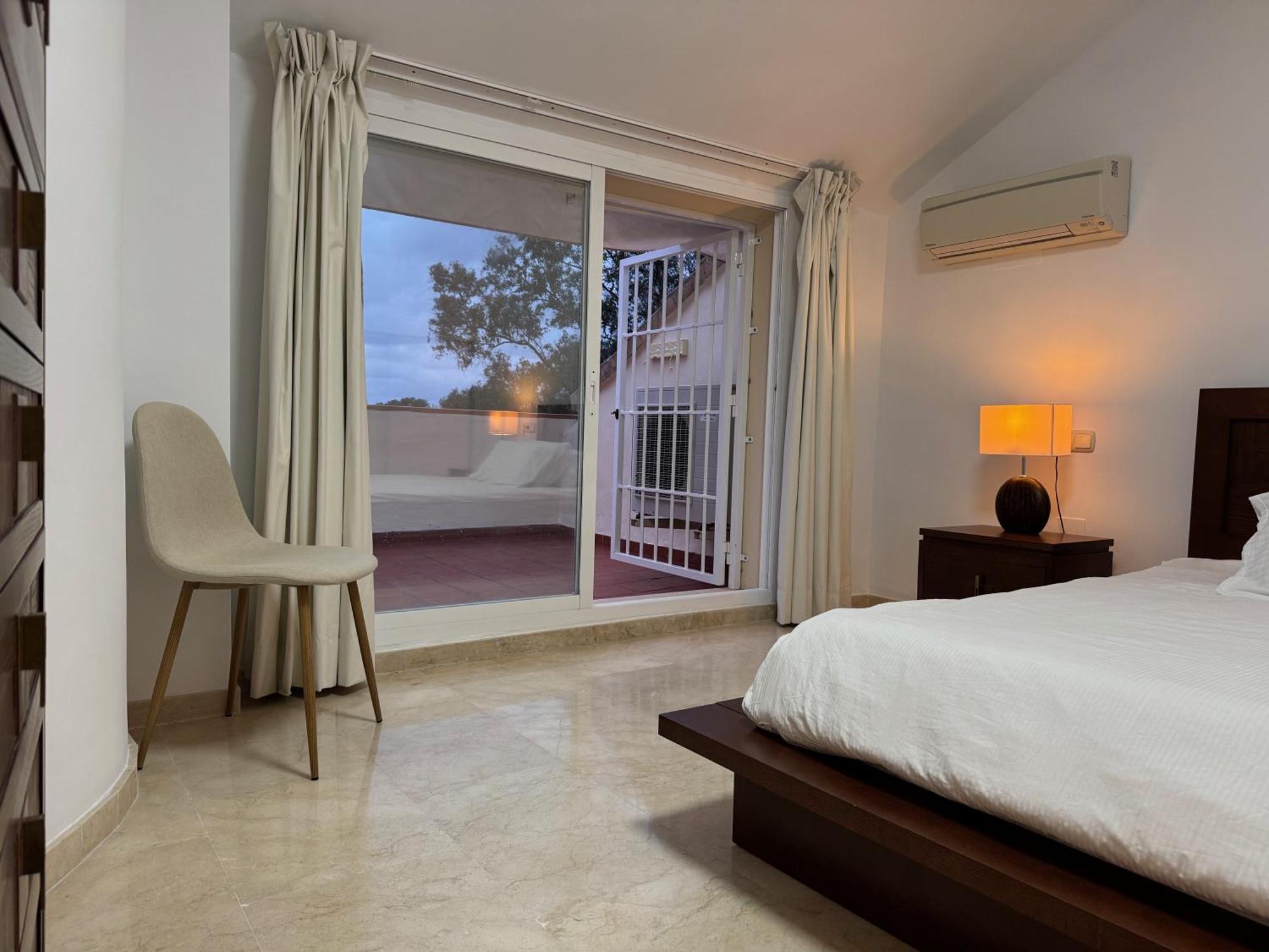 Piso-lechuza Elviria 2 Bedroom Penthouse-maisonette In Elviria-marbella- Urb Jardines De Santa Maria Golf Apartment