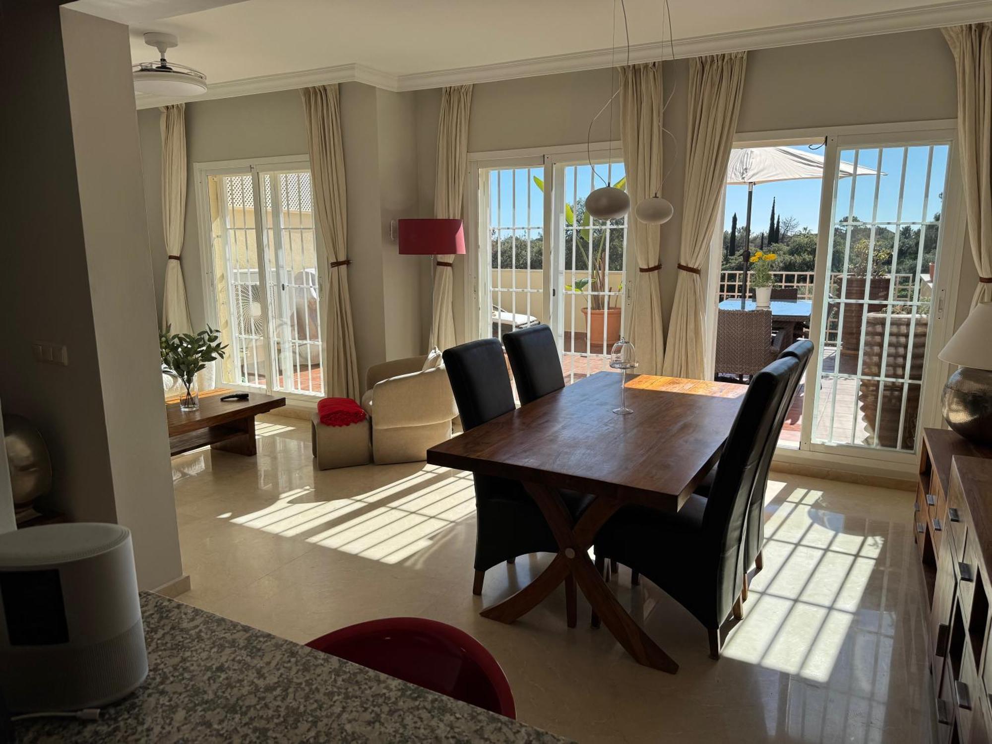 Piso-lechuza Elviria 2 Bedroom Penthouse-maisonette In Elviria-marbella- Urb Jardines De Santa Maria Golf *